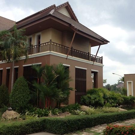 Huaymuang Apartment Ubon Ratchathani Buitenkant foto