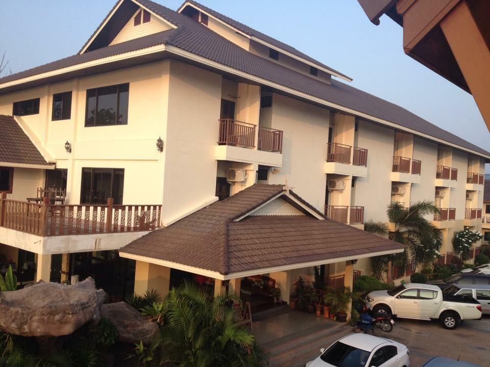 Huaymuang Apartment Ubon Ratchathani Buitenkant foto